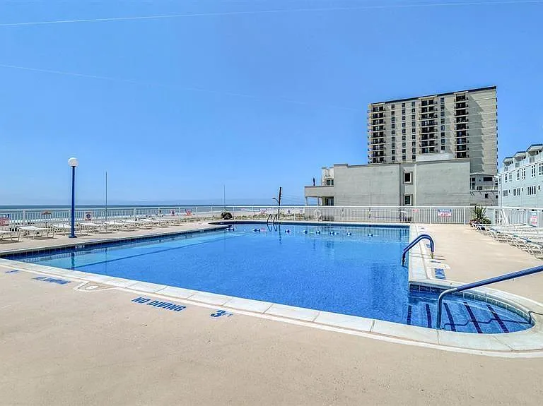 9400 Atlantic Ave #305 — Photo 20