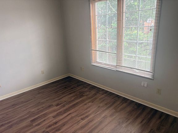 5th image of 2106 Fairfax Ave APT 39