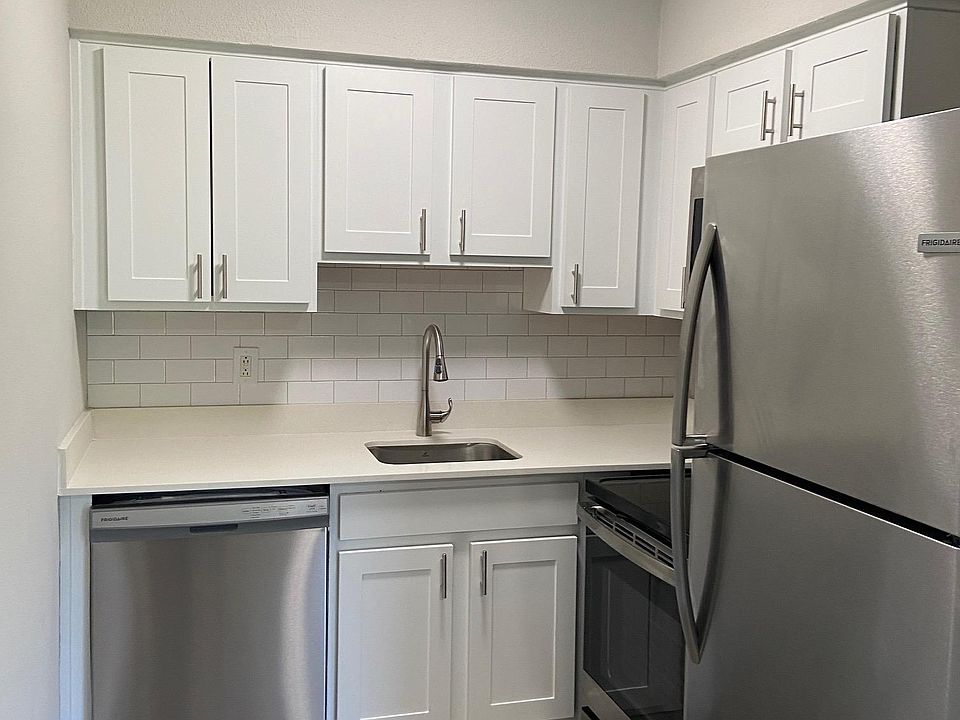 1st image of 3216 W Deleon St #2