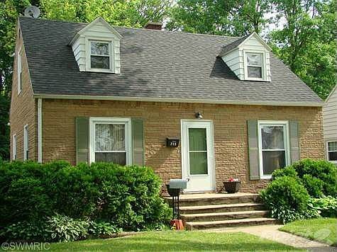 3rd image of 715 Petrie Ave