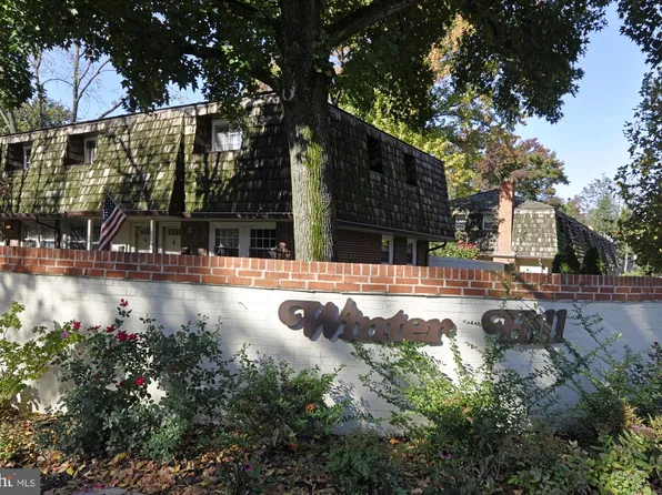434 Hampton Ct, Falls Church, VA 22046
