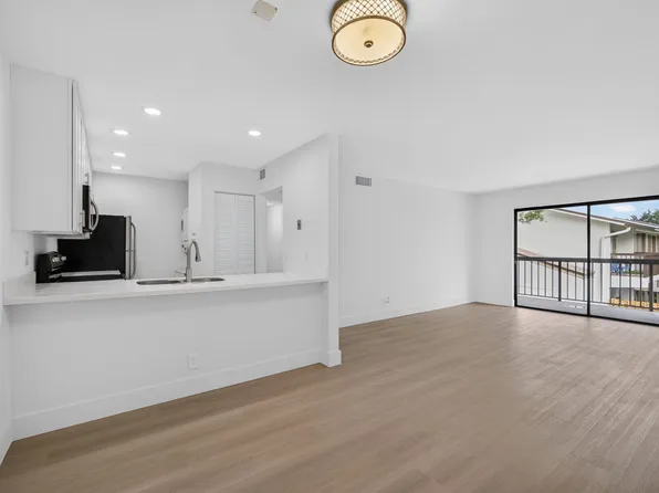 3404 Gardens E Drive #21B, Palm Beach Gardens, FL 33410