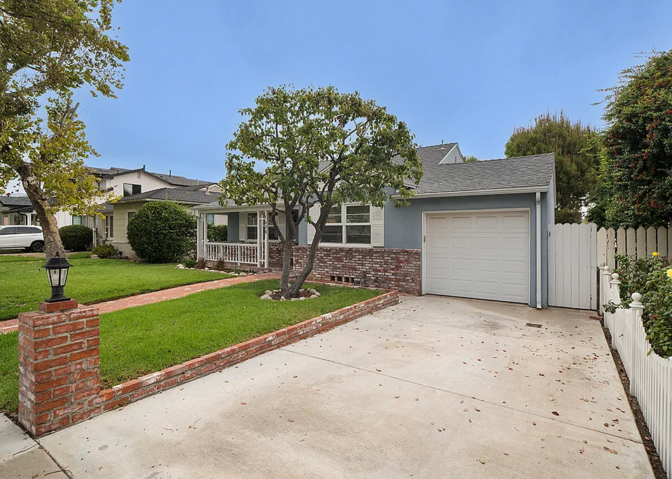 1604 N Fairview St