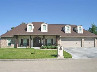 8185 Country Ln, Nederland, TX 77627