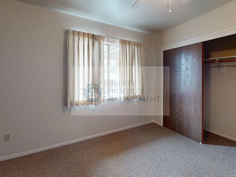915 Kenwood Ave #3 — Photo 12