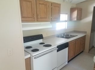 704 Old Colony Rd, Seguin, TX 78155