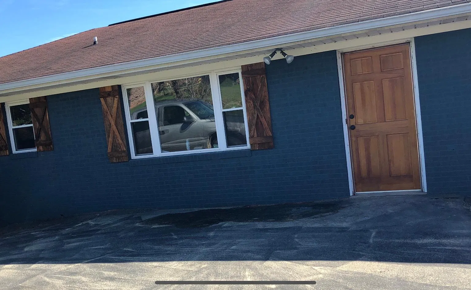 4 bed, 2000 sqft, $2,000 — Photo 1