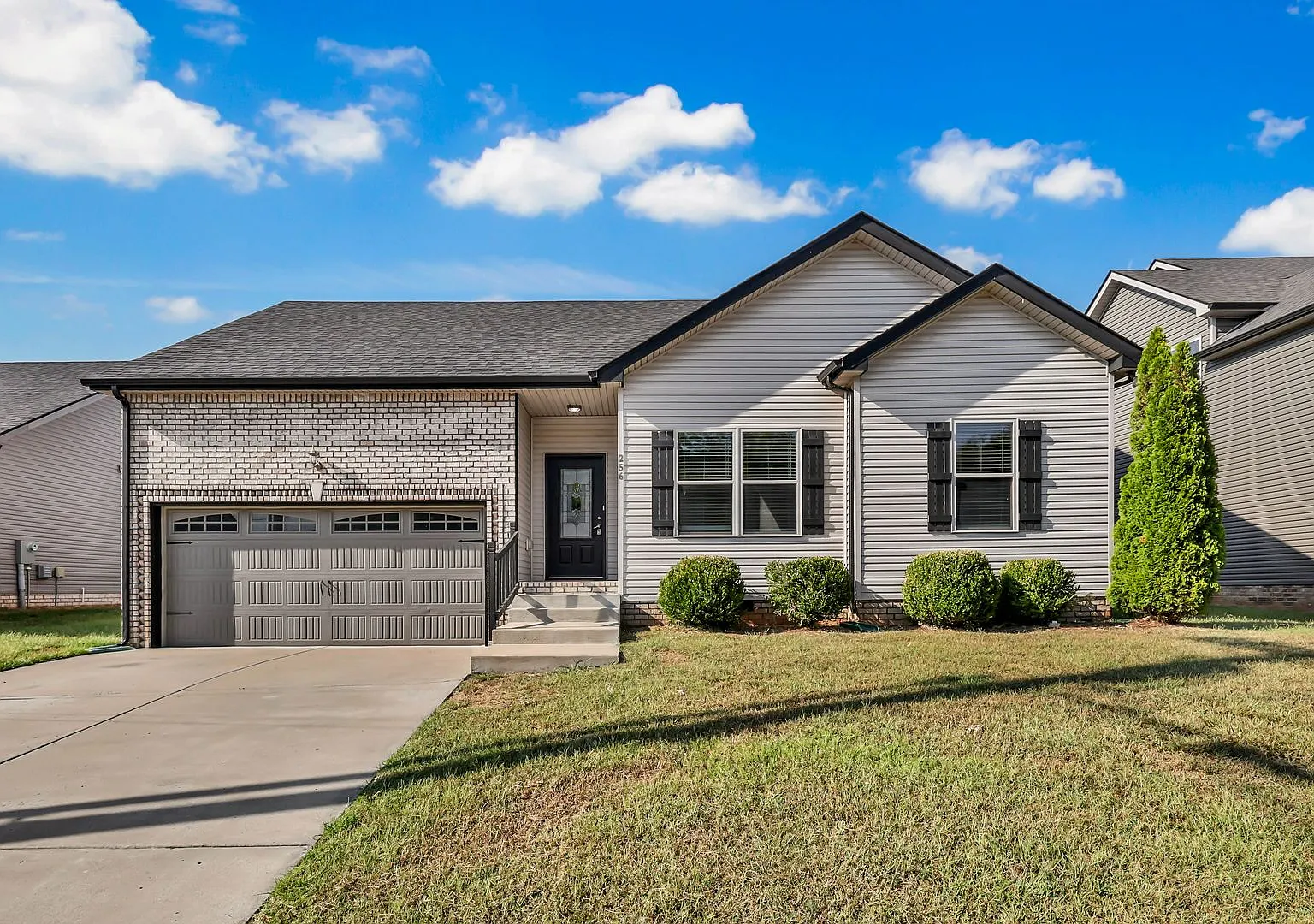 256 Azalea Dr. Oak Grove, KY 42262 — Photo 1