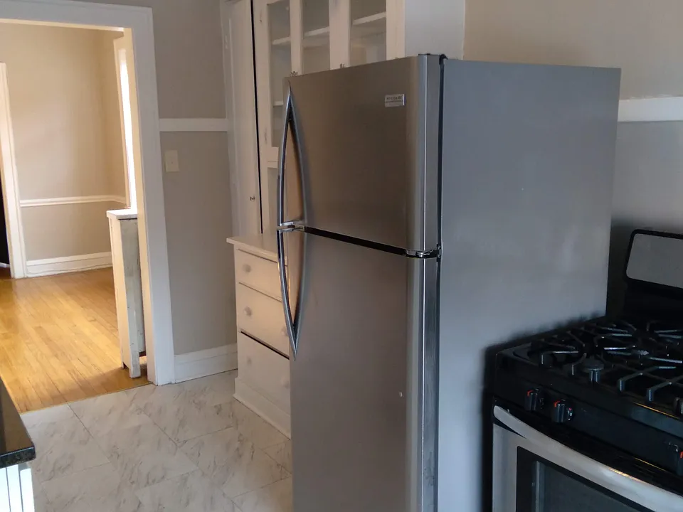 230 Elmwood Ave #3S