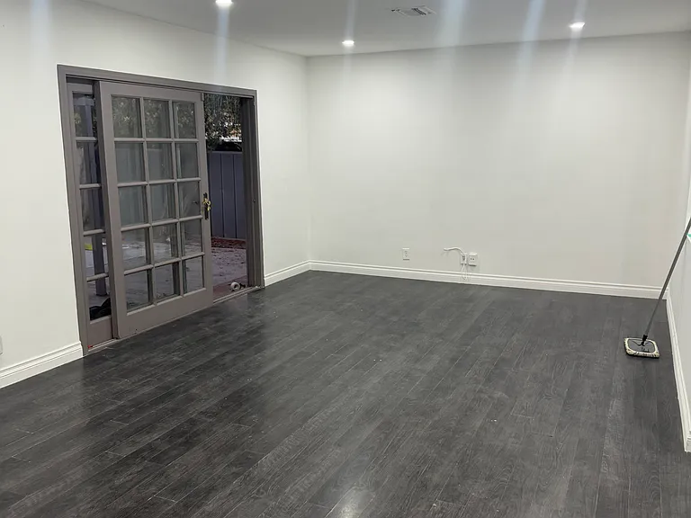 7344 Topeka Dr — Photo 10