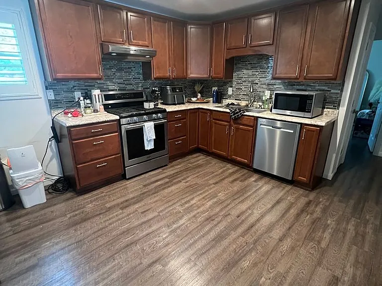 9531 Alix Dr — Photo 2