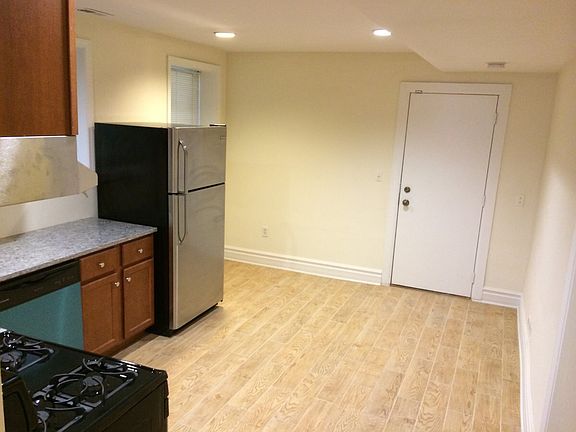 3rd image of 2318 N Southport Ave #2318GDN