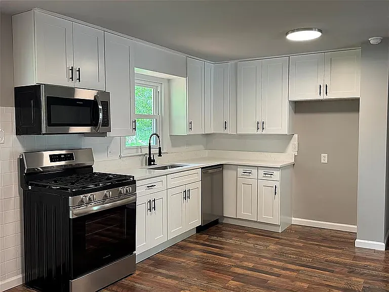 506 Meyer Rd — Photo 2