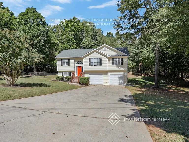 301 Willow Ln — Photo 2