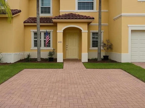 4123 NE 24th St, Homestead, FL 33033