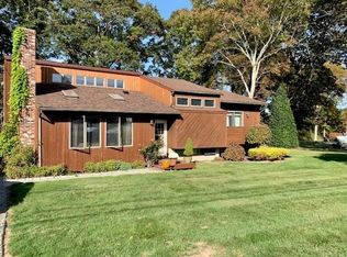 29 Mark Dr, Tiverton, RI 02878