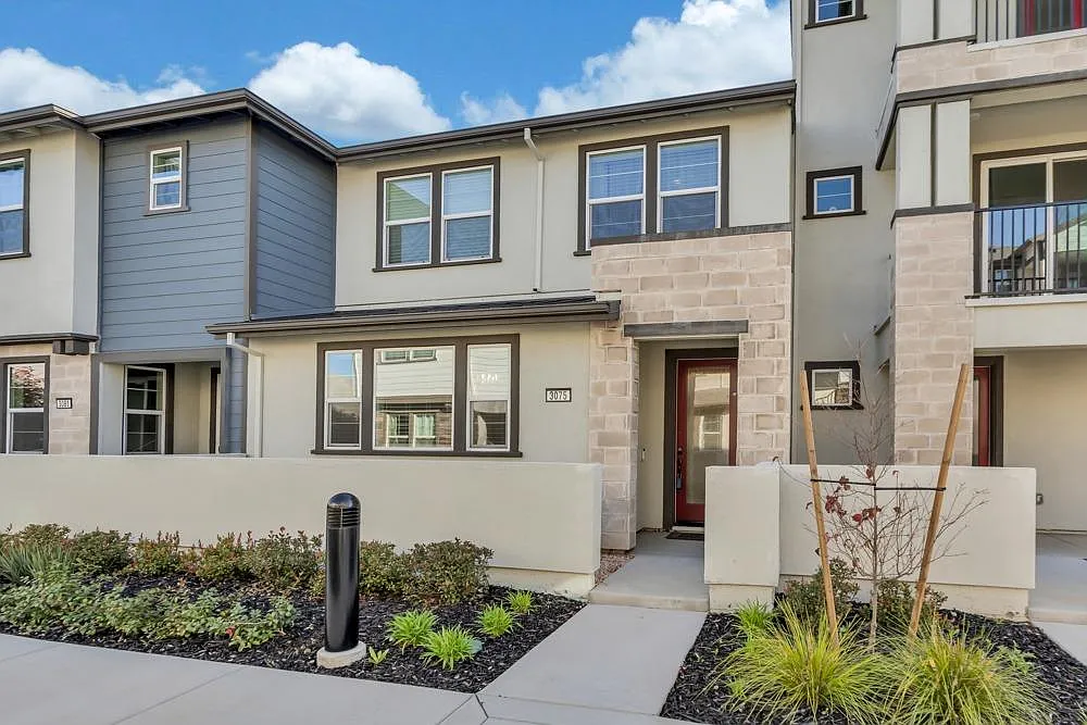 3075 Seaspray Walk photo 1