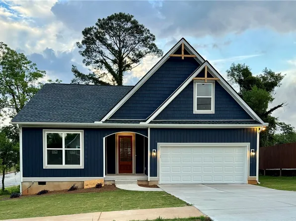 603 Depot St, Seneca, SC 29678