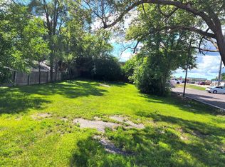 1630 Woodridge Dr, Round Lake Beach, IL 60073