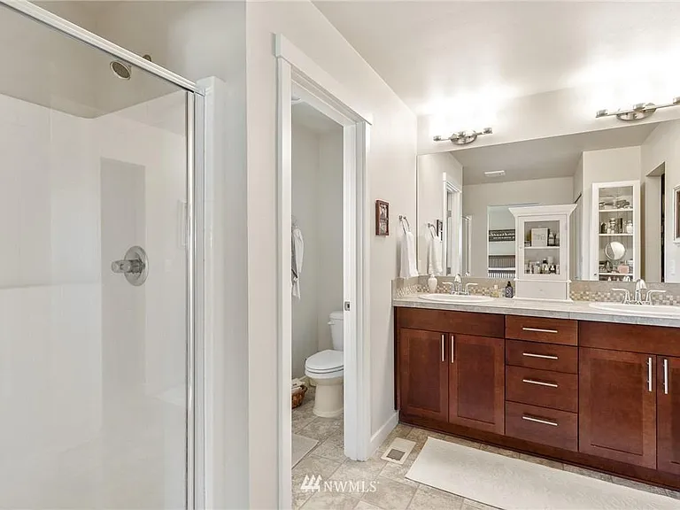6422 Victoria Ave SE — Photo 15