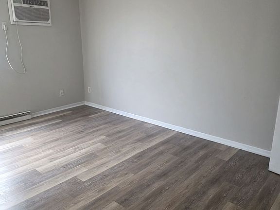 3rd image of 2838 Harrison Ave #11507593