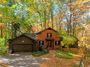 7511 Brigham Rd, Gates Mills, OH 44040