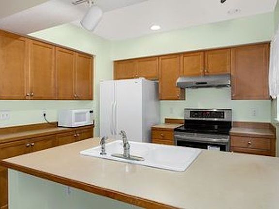 3rd image of 16153 NE 93rd Way