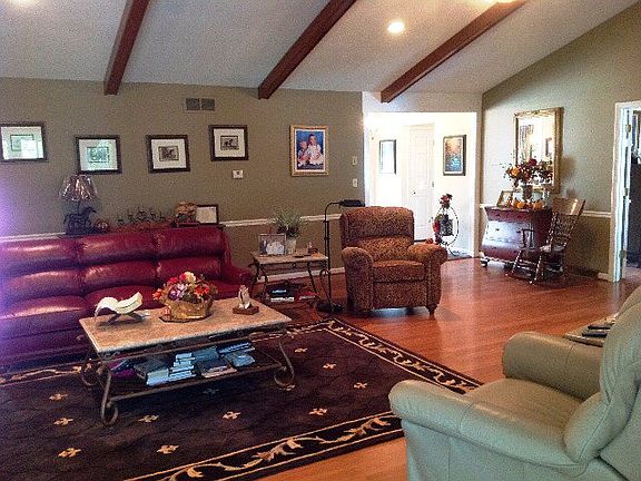 5th image of 765 Westridge Dr