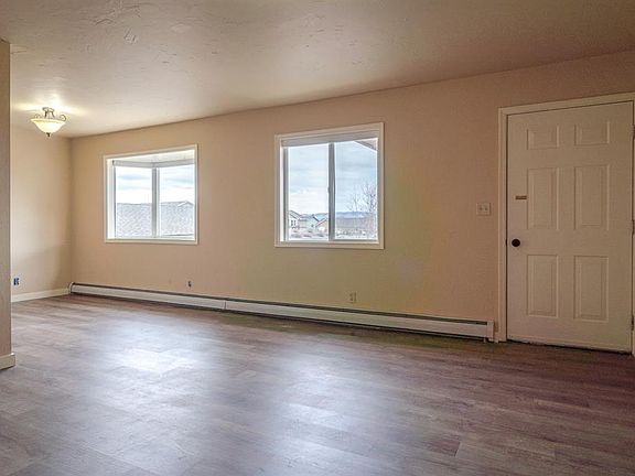 5th image of 611 N N St APT 5