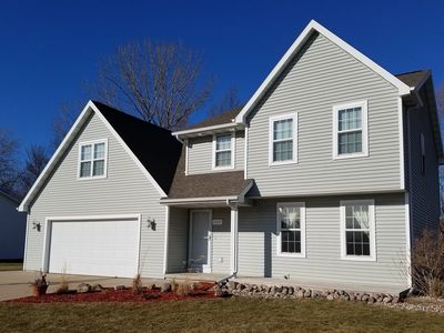 2037 Charles St, De Pere, WI, 54115