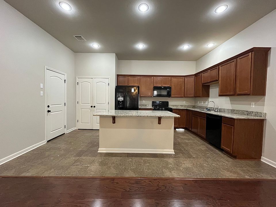 2nd image of 14411 Tanya Dr