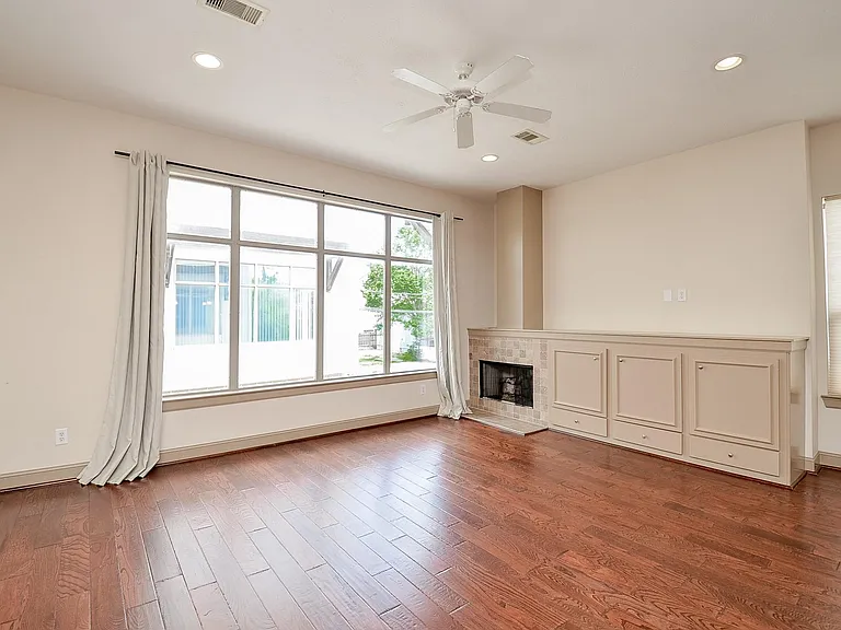 5311 Lillian St — Photo 12