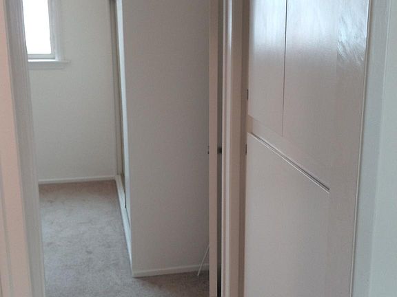 5th image of 907 Cota Ave #5