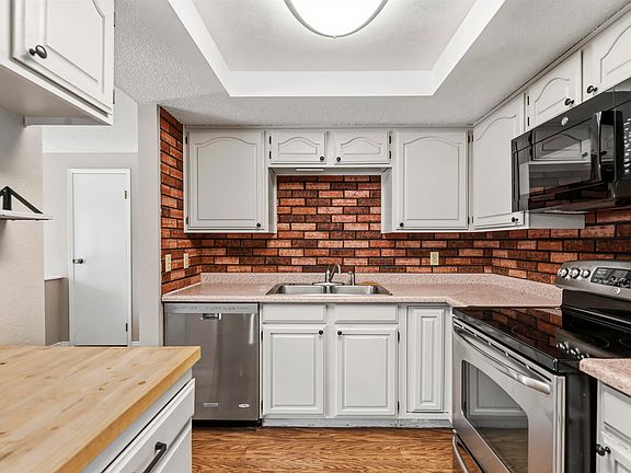 5th image of 630 E Court St