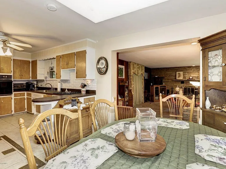 5 S Lakeview Dr — Photo 8