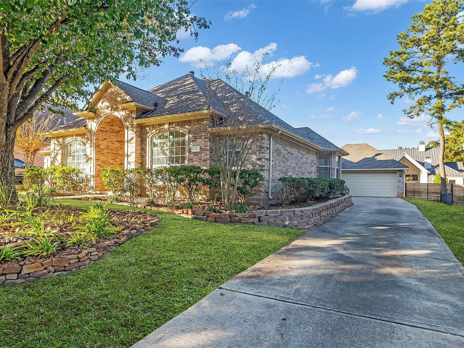 3 bed, 2.0 bath, 2775 sqft, $2,750 — Photo 3