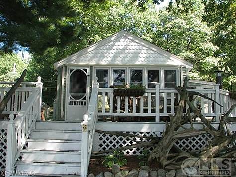 1st image of 10619 Lake Dr #6