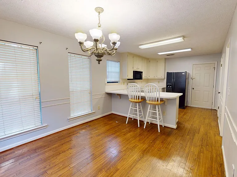 335 Bent Tree Dr — Photo 3