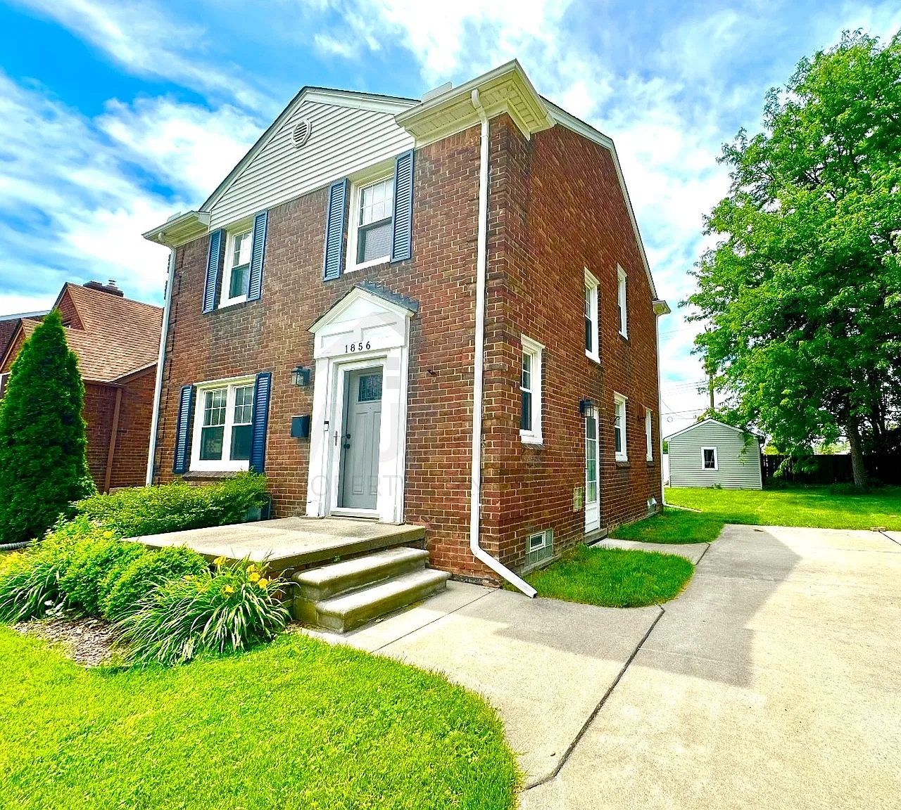 3 bed, 2.0 bath, 1350 sqft, $2,250 — Photo 2