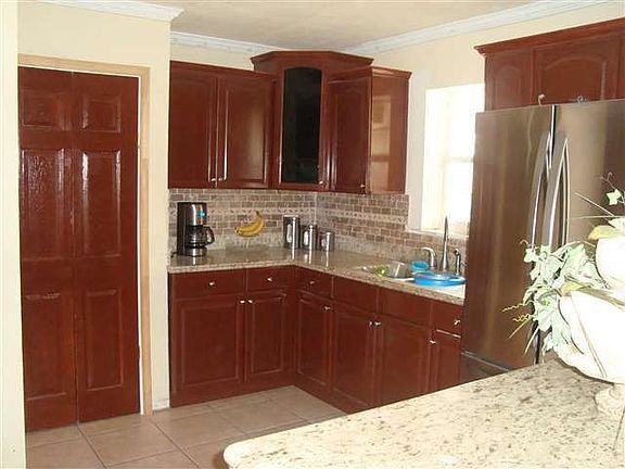 3rd image of 2205 Acapulco Dr