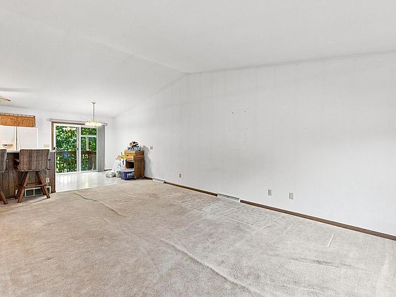 3rd image of 117 Manor COURT