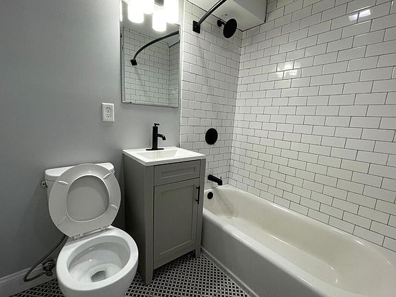 5th image of 230 Lafayette St #24
