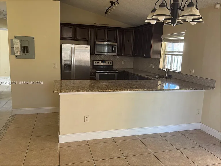 2399 Harbor Town Dr — Photo 8