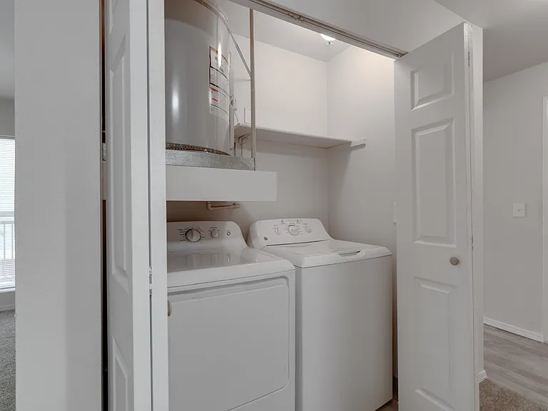 960 SW 163rd Ave #618 — Photo 2
