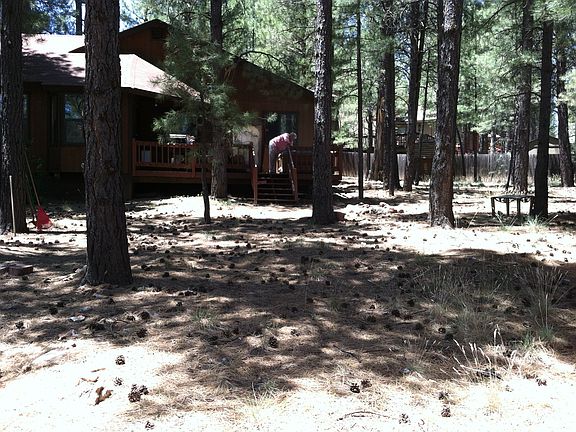 3rd image of 550 E Dohmen Dr