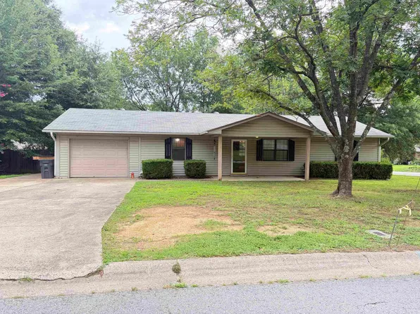2 Weatherstone Dr, Searcy, AR 72143