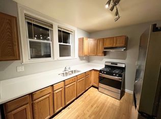 2440 W Ardmore Ave #1, Chicago, IL 60659