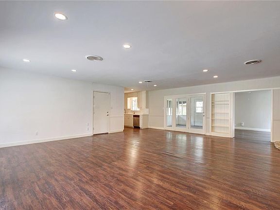 4th image of 5912 Fairlane Dr