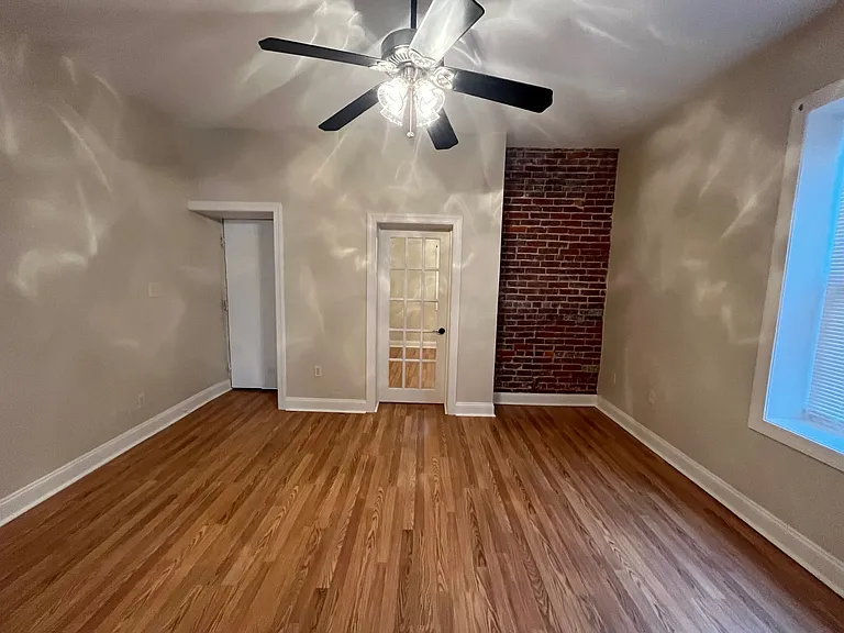 217 Stratford Ave — Photo 18