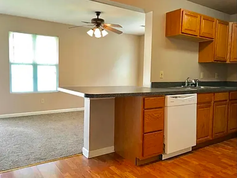 597 Hampton Way — Photo 6